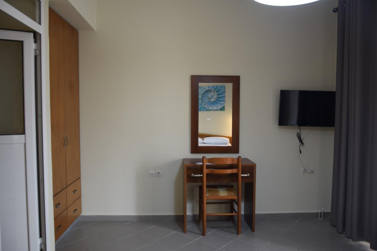 Zotos Apartment Himara Kültér fotó