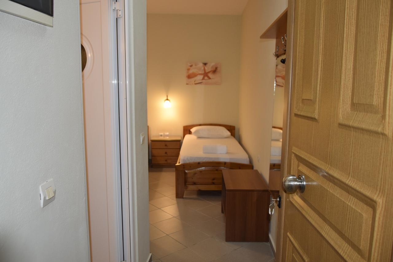 Zotos Apartment Himara Kültér fotó